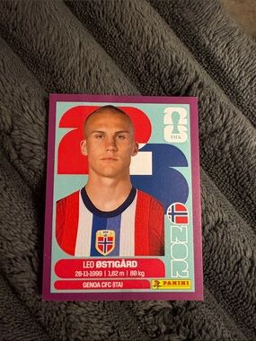 Panini sticker world cup 2026- purple parallel Leo Østigård